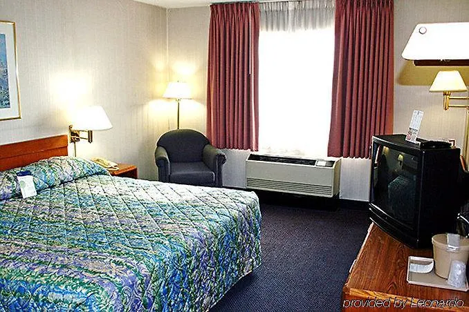 Super 8 By Wyndham Columbus West Hotel