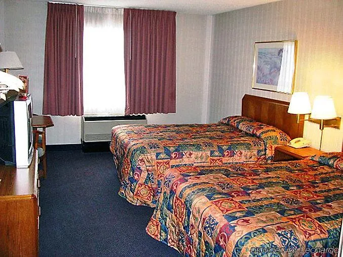 Super 8 By Wyndham Columbus West Hotel