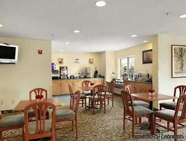 Super 8 By Wyndham Columbus West Hotel 2*,  United States